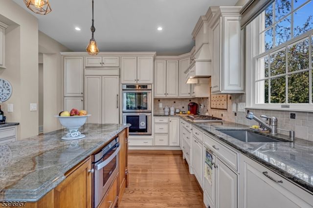 41 Dickinson Rd, Bernards Twp., NJ 07920