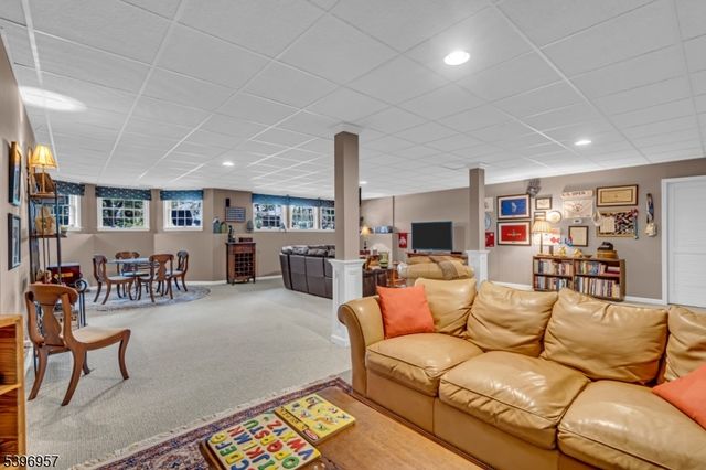 41 Dickinson Rd, Bernards Twp., NJ 07920