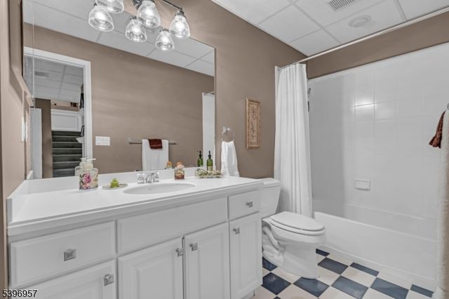 41 Dickinson Rd, Bernards Twp., NJ 07920