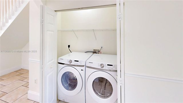 2221 SE 26th Ln, Homestead, FL 33035