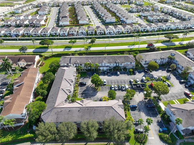 2221 SE 26th Ln, Homestead, FL 33035