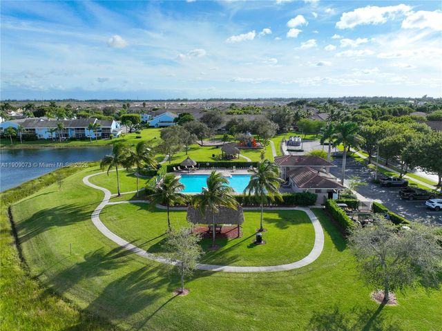 2221 SE 26th Ln, Homestead, FL 33035