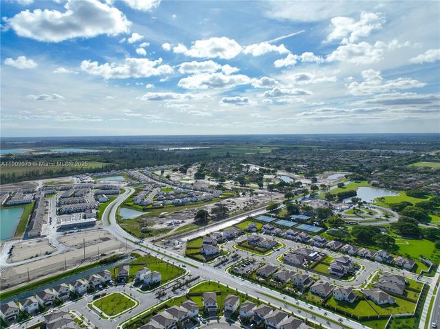 2221 SE 26th Ln, Homestead, FL 33035