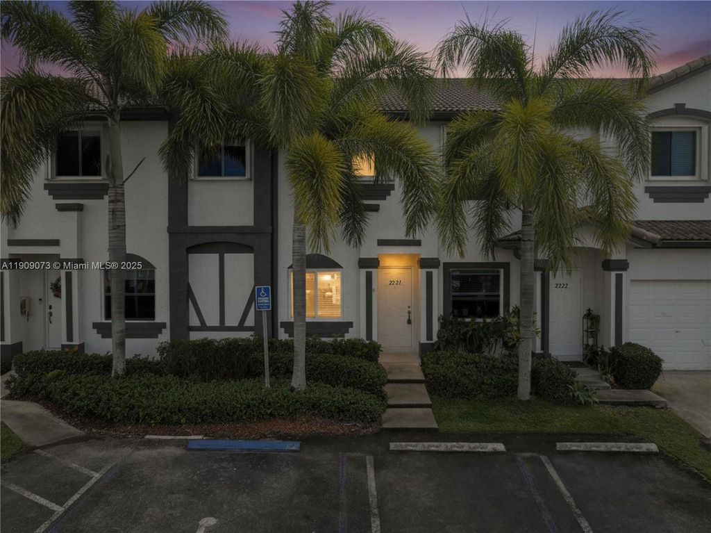 2221 SE 26th Ln, Homestead, FL 33035