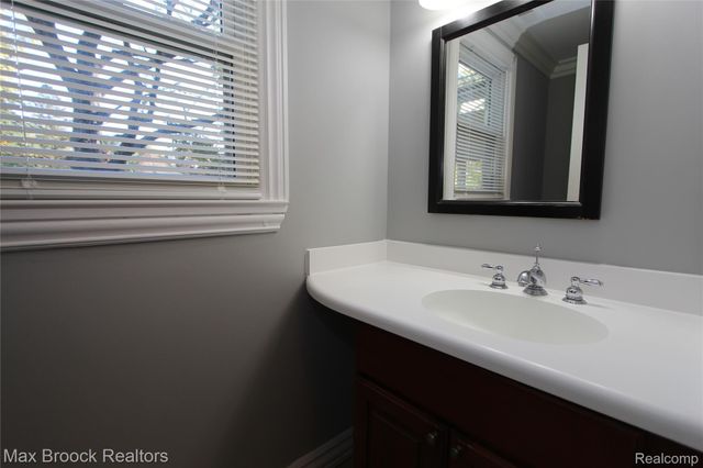 30024 Beacontree Street, Farmington, MI 48331