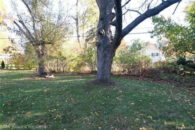 30024 Beacontree Street, Farmington, MI 48331