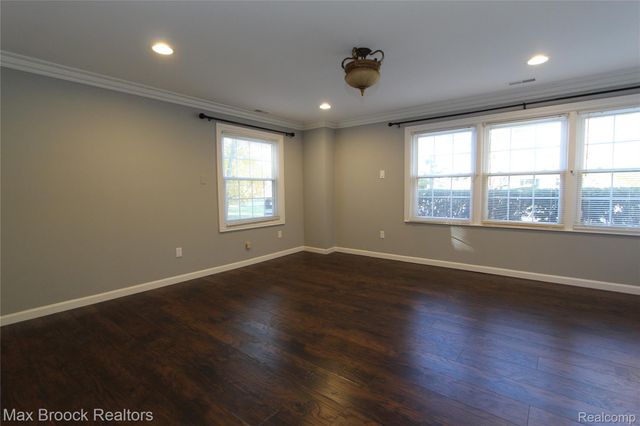 30024 Beacontree Street, Farmington, MI 48331