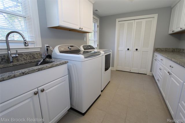 30024 Beacontree Street, Farmington, MI 48331