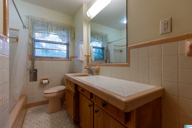 1004 NORMANDALE CIRCLE, Bessemer, AL 35023