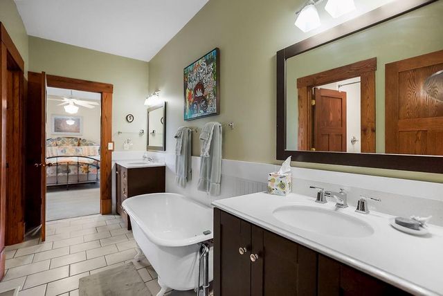 5390 Dodson Avenue, Kansas City, KS 66106