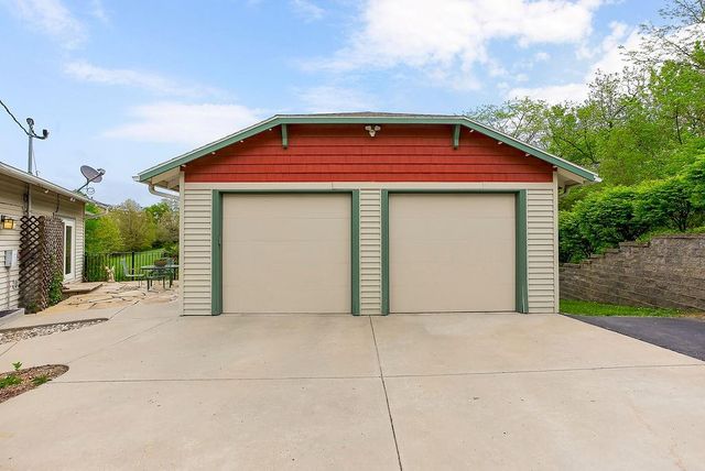 5390 Dodson Avenue, Kansas City, KS 66106