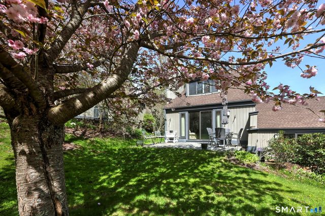 273 Heritage Village B, Southbury, CT 06488