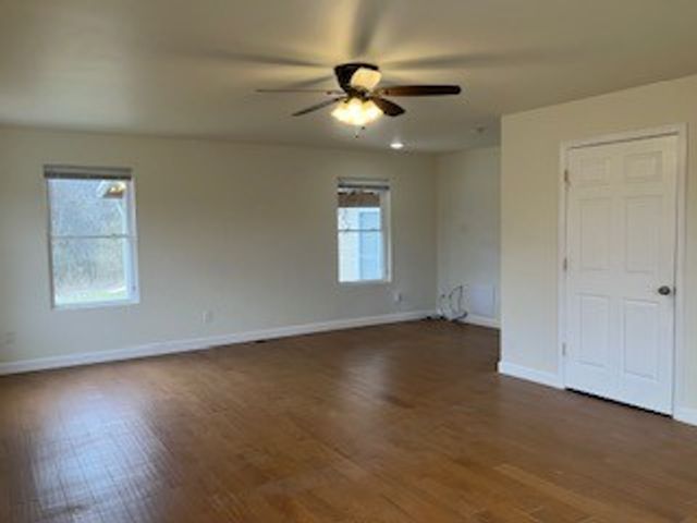 260 Enigma Rd, Chestnut Mound, TN 38552