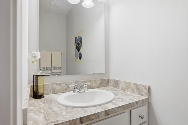 5665 Branchville Drive, Canal Winchester, OH 43110