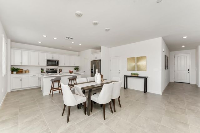 7585 Sachet Way, Sacramento, CA 95829
