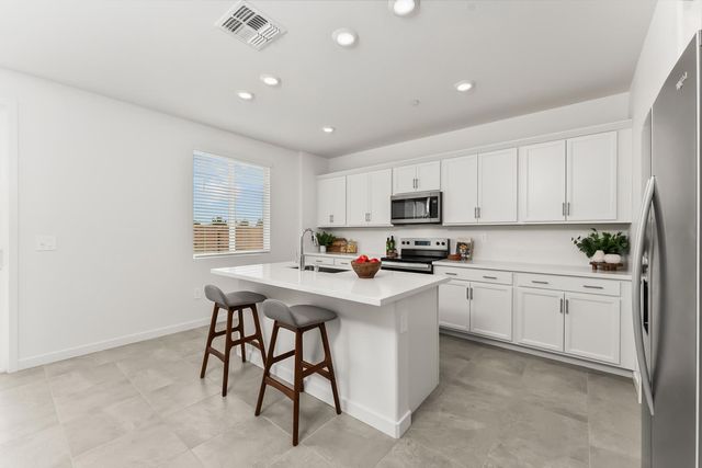 7585 Sachet Way, Sacramento, CA 95829