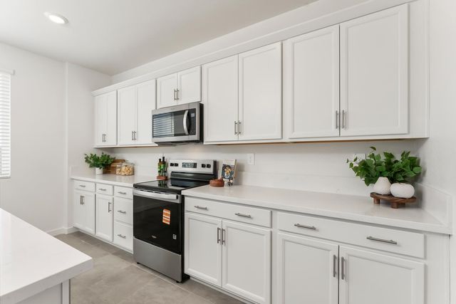 7585 Sachet Way, Sacramento, CA 95829