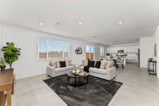 7585 Sachet Way, Sacramento, CA 95829