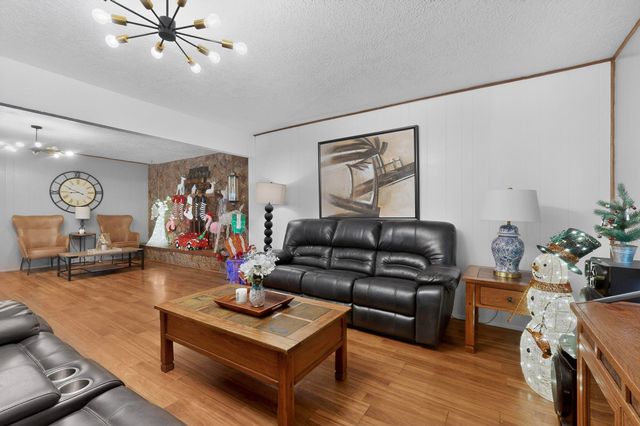 8707 Delamar Avenue NE, Albuquerque, NM 87111