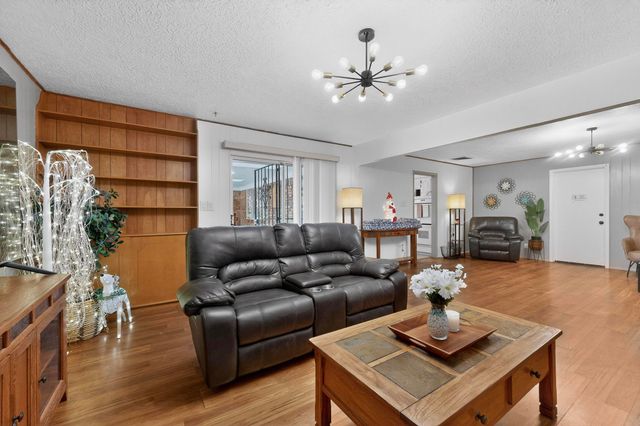 8707 Delamar Avenue NE, Albuquerque, NM 87111