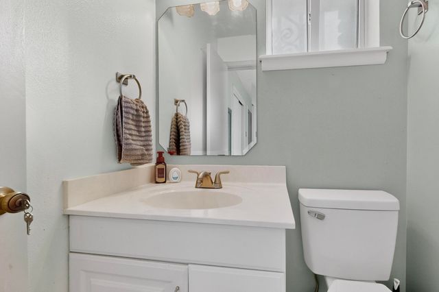 8707 Delamar Avenue NE, Albuquerque, NM 87111