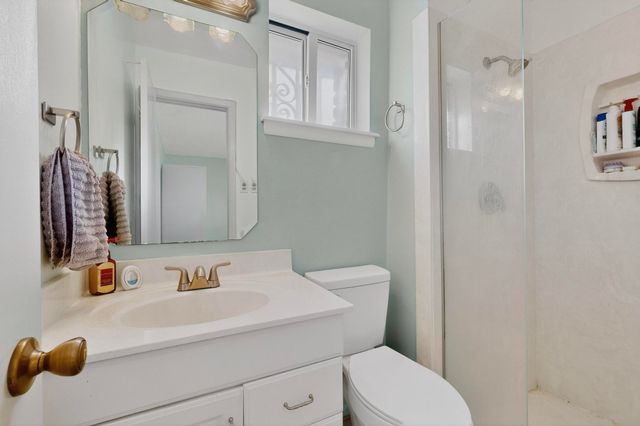 8707 Delamar Avenue NE, Albuquerque, NM 87111