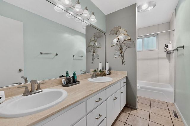 8707 Delamar Avenue NE, Albuquerque, NM 87111