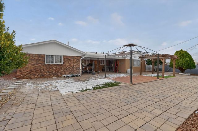 8707 Delamar Avenue NE, Albuquerque, NM 87111