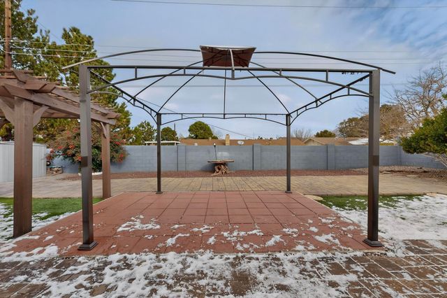 8707 Delamar Avenue NE, Albuquerque, NM 87111