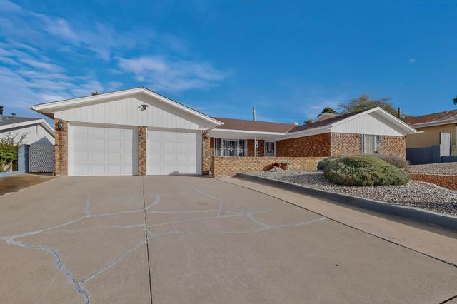 8707 Delamar Avenue NE, Albuquerque, NM 87111