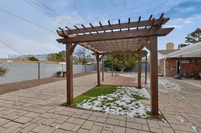 8707 Delamar Avenue NE, Albuquerque, NM 87111