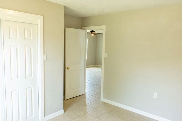537 Cottontail Drive B, Crosby, TX 77532