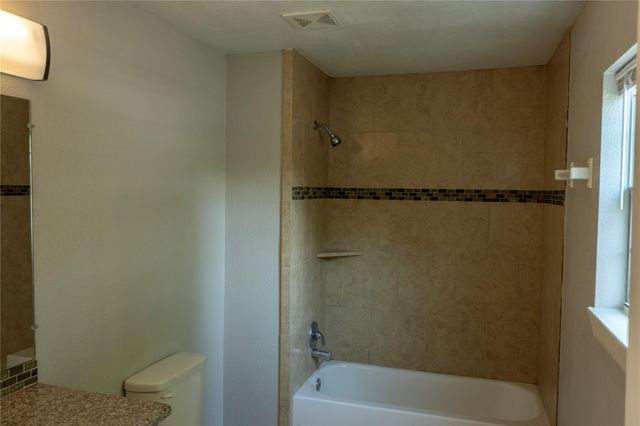 537 Cottontail Drive B, Crosby, TX 77532