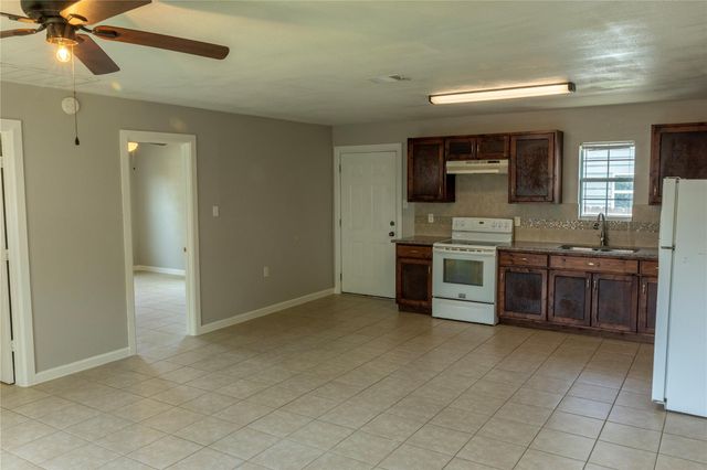 537 Cottontail Drive B, Crosby, TX 77532