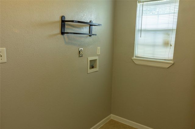 537 Cottontail Drive B, Crosby, TX 77532