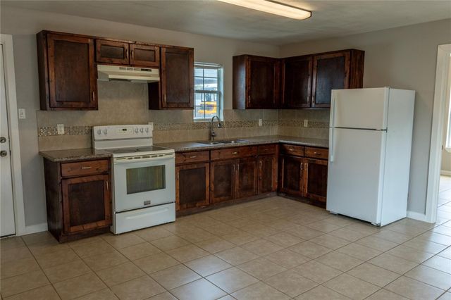 537 Cottontail Drive B, Crosby, TX 77532