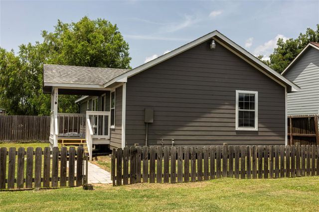 537 Cottontail Drive B, Crosby, TX 77532