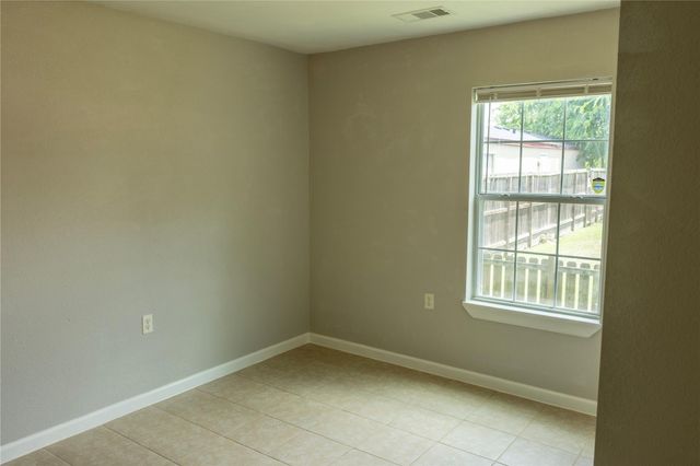 537 Cottontail Drive B, Crosby, TX 77532