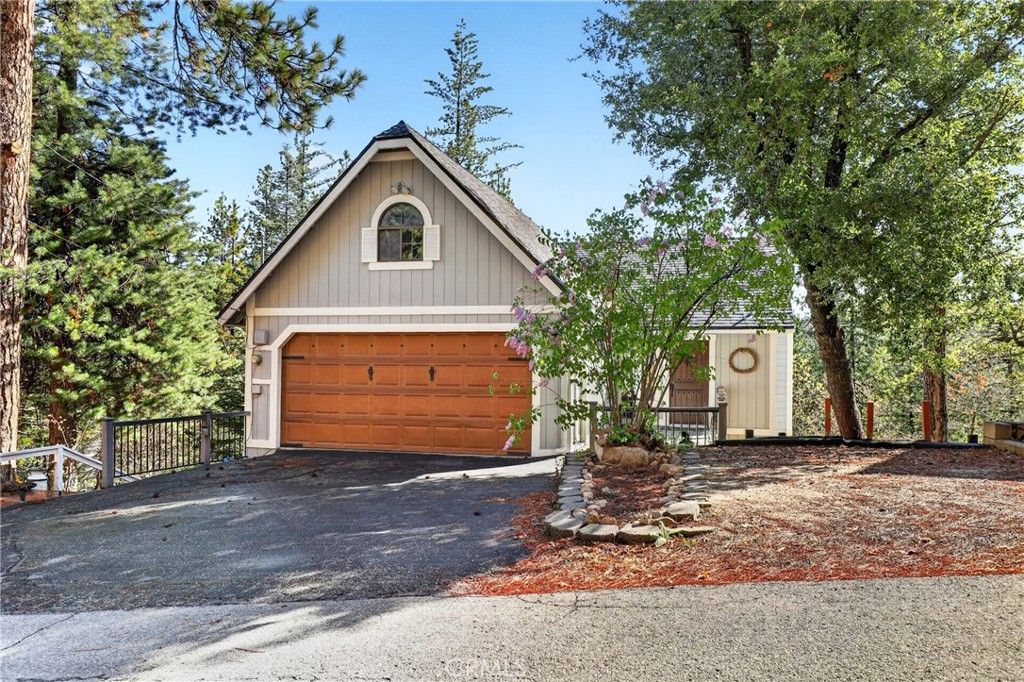 625 San Benito, Lake Arrowhead, CA 92352