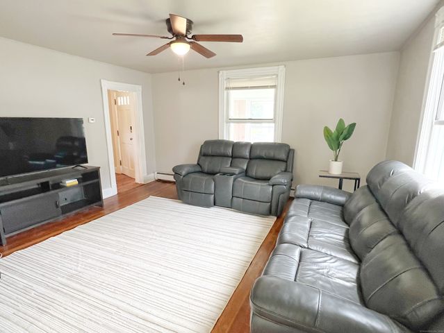 46 Glenwood Street, Manchester, CT 06040