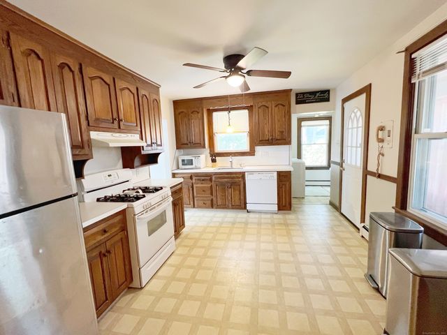 46 Glenwood Street, Manchester, CT 06040