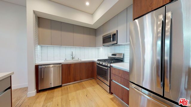 938 S ORANGE GROVE Avenue 101, Los Angeles, CA 90036