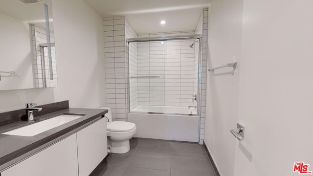 938 S ORANGE GROVE Avenue 101, Los Angeles, CA 90036