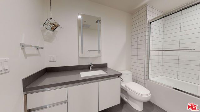 938 S ORANGE GROVE Avenue 101, Los Angeles, CA 90036