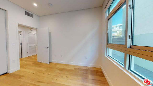 938 S ORANGE GROVE Avenue 101, Los Angeles, CA 90036