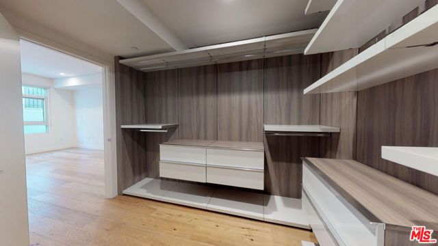 938 S ORANGE GROVE Avenue 101, Los Angeles, CA 90036