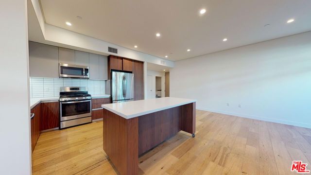 938 S ORANGE GROVE Avenue 101, Los Angeles, CA 90036