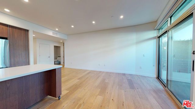 938 S ORANGE GROVE Avenue 101, Los Angeles, CA 90036