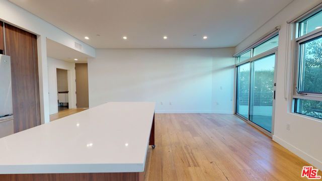 938 S ORANGE GROVE Avenue 101, Los Angeles, CA 90036