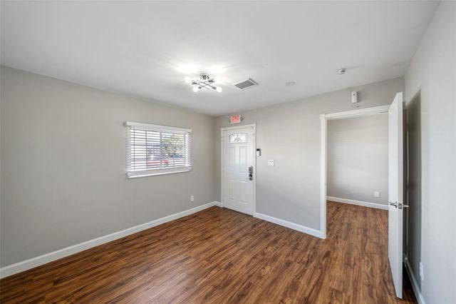 2009 N Durham Drive, Houston, TX 77008